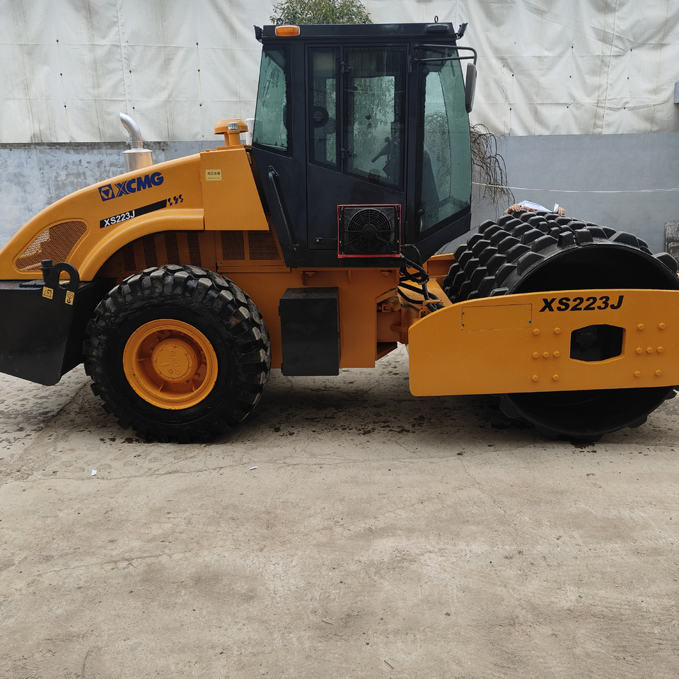 XCMG XS223J road roller - Компактор: фото 1 XCMG XS223J road roller - Компактор: фото 1
