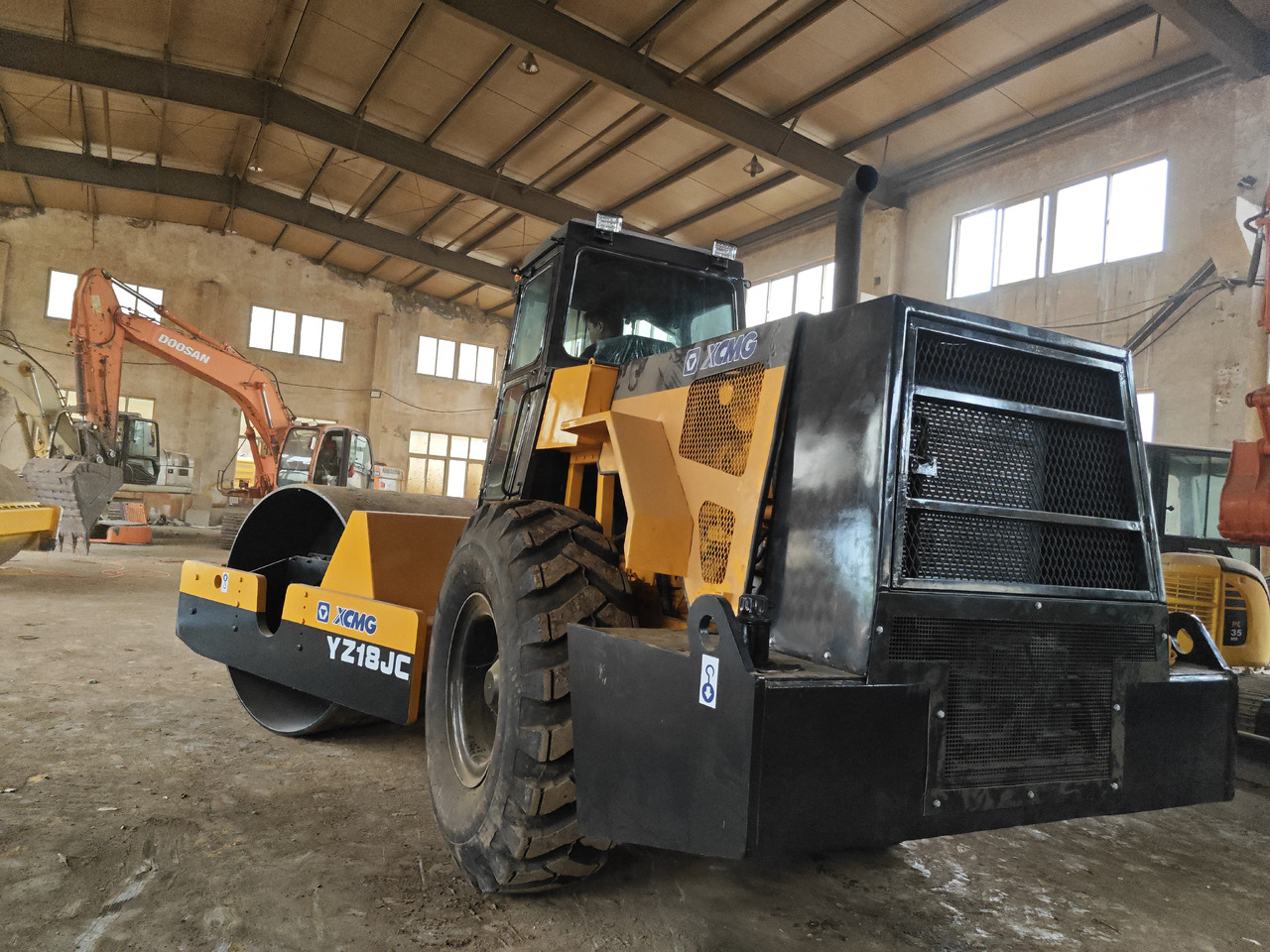 XCMG YZ18JC - Компактор: фото 2 XCMG YZ18JC - Компактор: фото 2