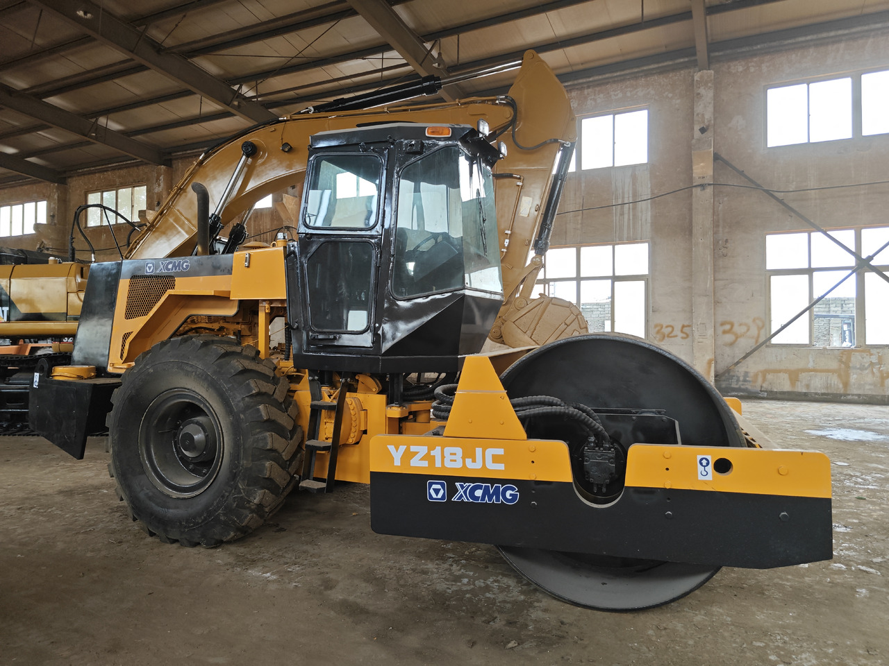 XCMG YZ18JC - Компактор: фото 1 XCMG YZ18JC - Компактор: фото 1