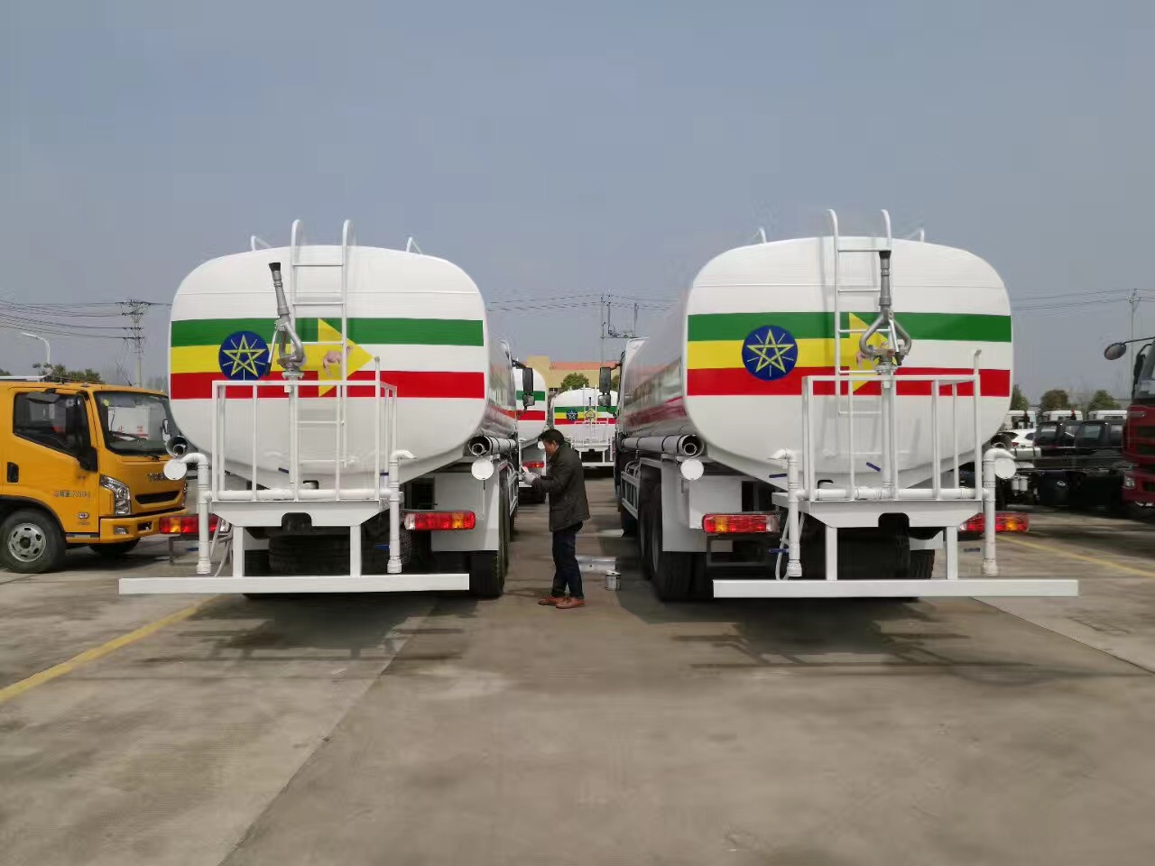 JSIE JSIE5250GSS - Грузовик-цистерна: фото 2 JSIE JSIE5250GSS - Грузовик-цистерна: фото 2