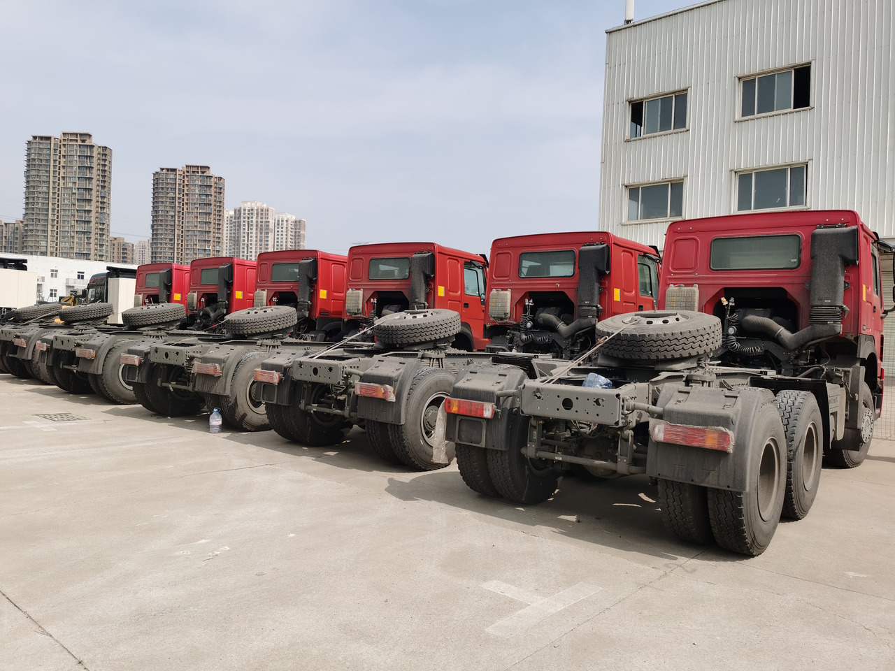 SINOTRUK ZZ4257V3247B - Тягач: фото 4 SINOTRUK ZZ4257V3247B - Тягач: фото 4