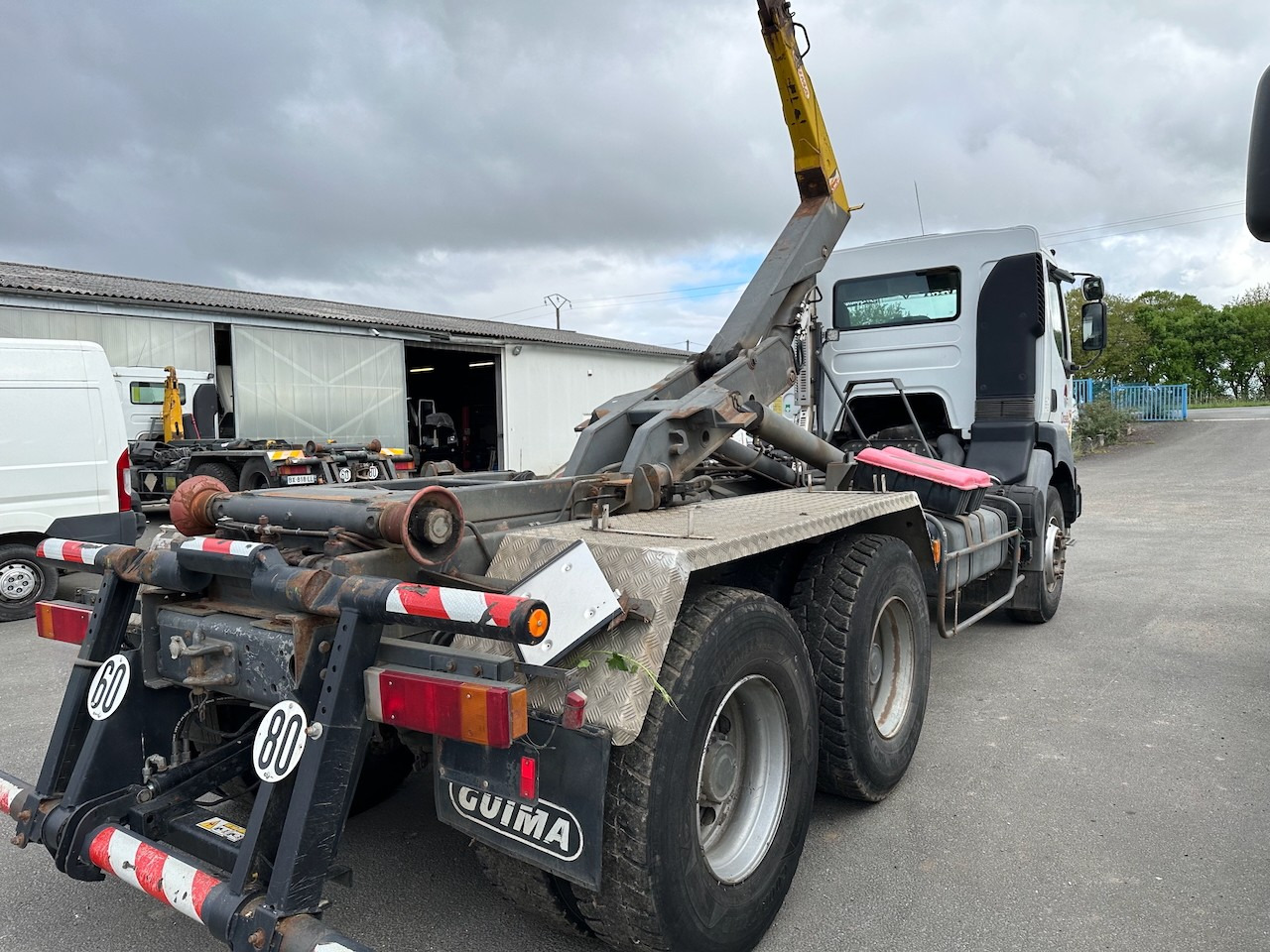 RENAULT KERAX 370 DCI - Крюковой мультилифт: фото 4 RENAULT KERAX 370 DCI - Крюковой мультилифт: фото 4