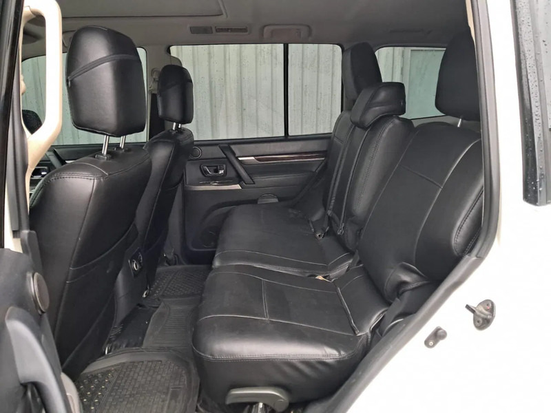 Легковой автомобиль Mitsubishi Pajero GLS 3.5 - V6 , 4x4 , 7 Pers., Full Option: фото 14 Легковой автомобиль Mitsubishi Pajero GLS 3.5 - V6 , 4x4 , 7 Pers., Full Option: фото 14
