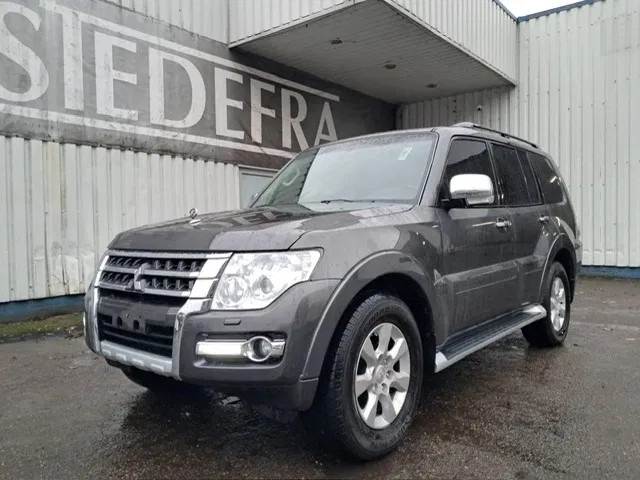 Mitsubishi Pajero GLS 3.5 - V6 , 4x4 , 7 Pers., Full Option - Легковой автомобиль: фото 1 Mitsubishi Pajero GLS 3.5 - V6 , 4x4 , 7 Pers., Full Option - Легковой автомобиль: фото 1