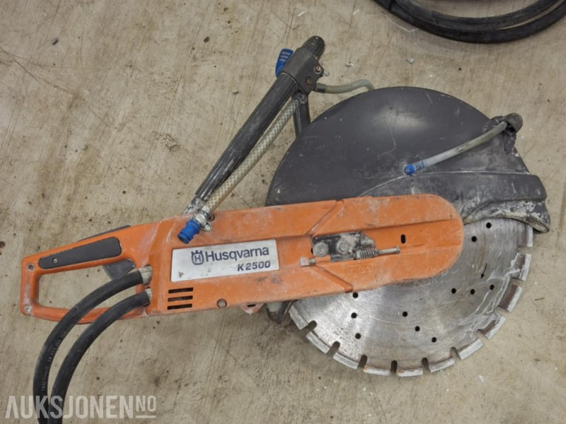 2007 Husqvarna betongsag med hydraulisk aggregat og ringsag - Строительное оборудование: фото 1 2007 Husqvarna betongsag med hydraulisk aggregat og ringsag - Строительное оборудование: фото 1