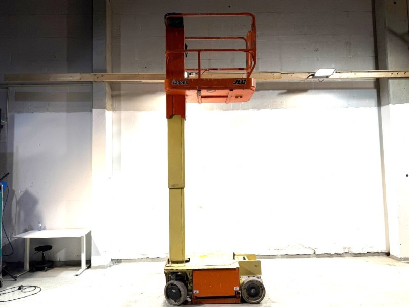 2008 JLG 1230ES Elektrisk mastelift med 5,6 m arbeidshøyde - Подъёмник: фото 1 2008 JLG 1230ES Elektrisk mastelift med 5,6 m arbeidshøyde - Подъёмник: фото 1