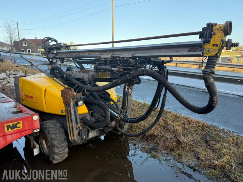 2013 Atlas Copco Flexiroc T15R-01BORERIGG SERVICEHISTORIKK 2000TIMER. - Буровая машина: фото 2 2013 Atlas Copco Flexiroc T15R-01BORERIGG SERVICEHISTORIKK 2000TIMER. - Буровая машина: фото 2