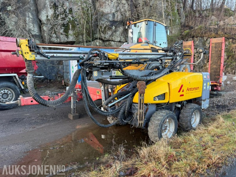 2013 Atlas Copco Flexiroc T15R-01BORERIGG SERVICEHISTORIKK 2000TIMER. - Буровая машина: фото 5 2013 Atlas Copco Flexiroc T15R-01BORERIGG SERVICEHISTORIKK 2000TIMER. - Буровая машина: фото 5