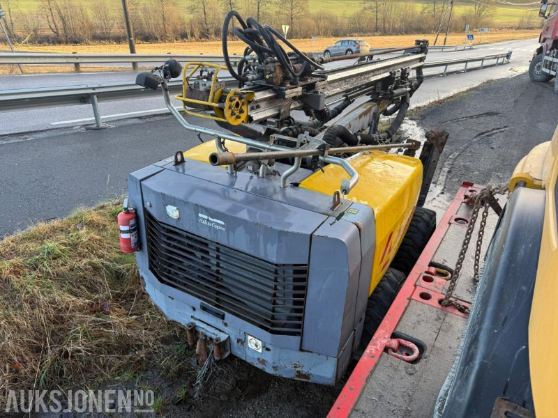 2013 Atlas Copco Flexiroc T15R-01BORERIGG SERVICEHISTORIKK 2000TIMER. - Буровая машина: фото 3 2013 Atlas Copco Flexiroc T15R-01BORERIGG SERVICEHISTORIKK 2000TIMER. - Буровая машина: фото 3