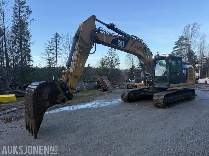 2013 Cat 323 BELTEGRAVER SERVICEHISTORIKK 2 SKUFFER SENTRALSMØRING KUN 2 EIERE. - Экскаватор: фото 1 2013 Cat 323 BELTEGRAVER SERVICEHISTORIKK 2 SKUFFER SENTRALSMØRING KUN 2 EIERE. - Экскаватор: фото 1