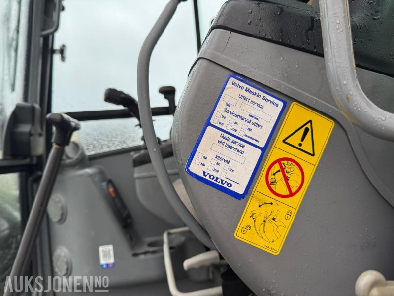 Мини-экскаватор 2013 Volvo ECR88 gravemaskin med 3 skuffer, Indexator tiltrotator Sertifisert 10.26 8677T: фото 38 Мини-экскаватор 2013 Volvo ECR88 gravemaskin med 3 skuffer, Indexator tiltrotator Sertifisert 10.26 8677T: фото 38