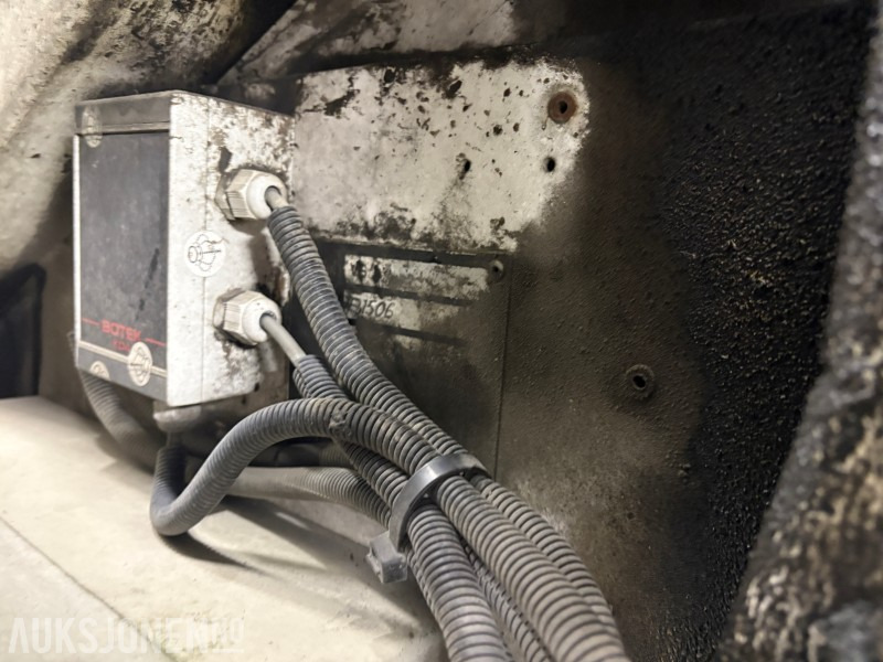 2015 Volvo FMX 420 EURO 6T komprimatorbil med 2 kammer og sidelaster - Мусоровоз: фото 5 2015 Volvo FMX 420 EURO 6T komprimatorbil med 2 kammer og sidelaster - Мусоровоз: фото 5