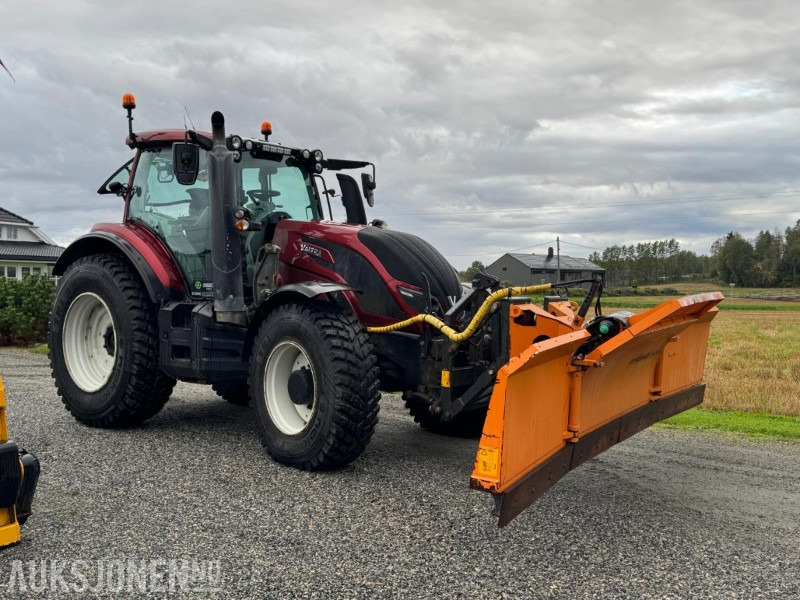2016 Valtra T174E med Schmidt Tellefsdal U-LS 43.6 plog (2022), Valtra 76 frontlaster og betong lodd - Трактор: фото 3 2016 Valtra T174E med Schmidt Tellefsdal U-LS 43.6 plog (2022), Valtra 76 frontlaster og betong lodd - Трактор: фото 3