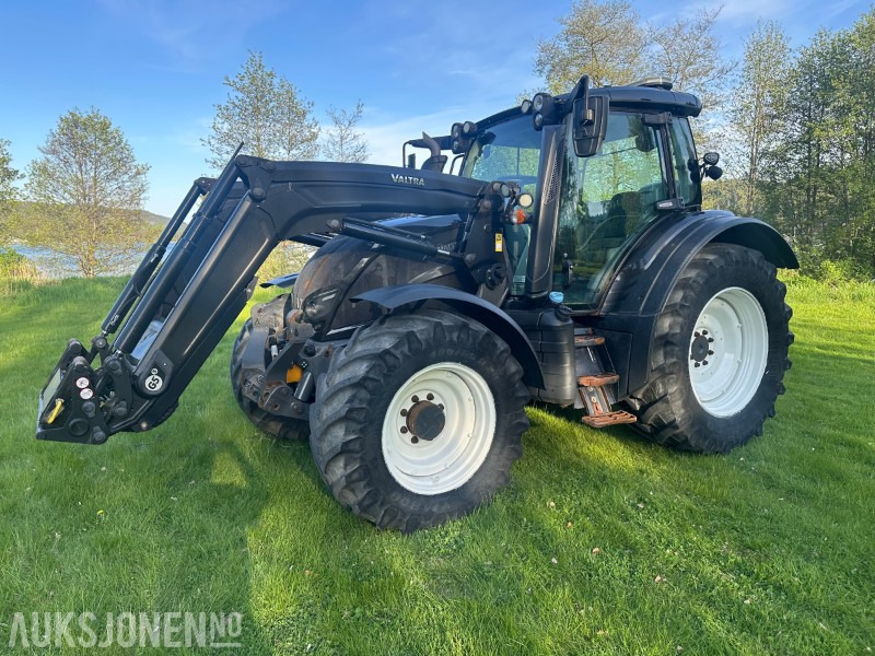 Трактор 2019 Valtra N174 med frontlaster og mye utstyr: фото 1