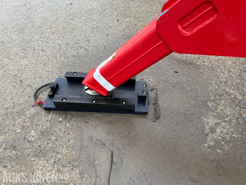 Подъёмник 2022 CMC S23 spiderlift, 23m arb.høyde, automatisk nivellering, merkefrie belter, radiokontroll, Diesel/ 230V: фото 22