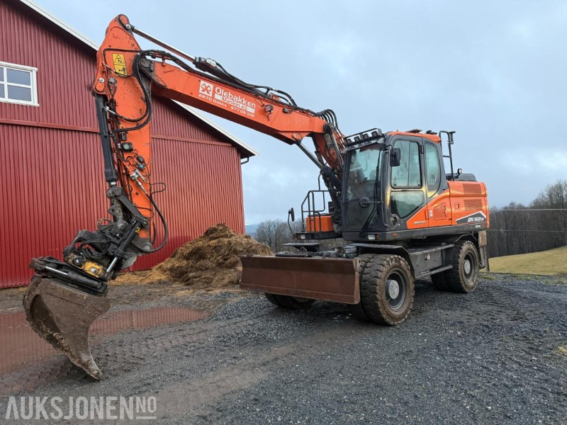 2022 Doosan/Develon DX160W hjulgraver m/Engcon tiltrotator S70 - Экскаватор: фото 1 2022 Doosan/Develon DX160W hjulgraver m/Engcon tiltrotator S70 - Экскаватор: фото 1