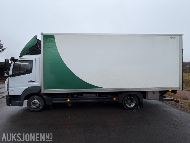 2023 Mercedes-Benz Atego 818 kjøpt ny i Norge - Baklem - 266855 km - Грузовик с закрытым кузовом: фото 3 2023 Mercedes-Benz Atego 818 kjøpt ny i Norge - Baklem - 266855 km - Грузовик с закрытым кузовом: фото 3