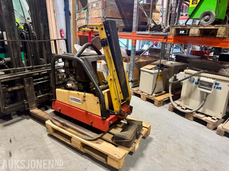 Dynapac LG 500 – Vibroplate - Строительное оборудование: фото 2 Dynapac LG 500 – Vibroplate - Строительное оборудование: фото 2