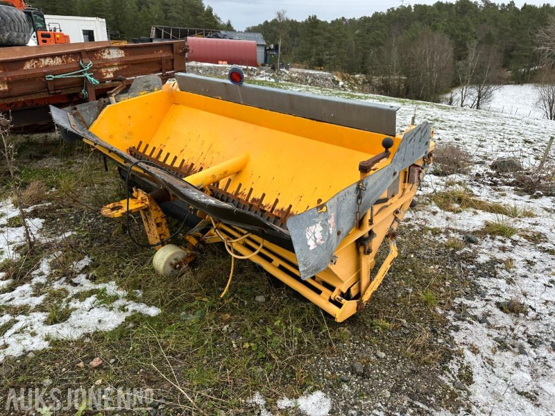 Falköping LB1000 Etterhengende strøkasse - Грузовик: фото 1 Falköping LB1000 Etterhengende strøkasse - Грузовик: фото 1