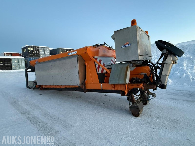 Schmidt Stratos fastsandspreder med varme på krokramme - Грузовик: фото 1 Schmidt Stratos fastsandspreder med varme på krokramme - Грузовик: фото 1