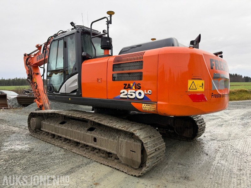 Гусеничный экскаватор Hitachi ZX250 LC-6 EC223, GPS, Sentralsmøring, 2 skuffer, LED: фото 7 Гусеничный экскаватор Hitachi ZX250 LC-6 EC223, GPS, Sentralsmøring, 2 skuffer, LED: фото 7