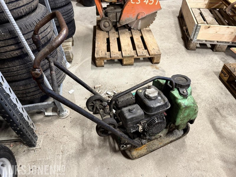 Mikasa Vibroplate / platekomprimator – bensindrevet - Каток: фото 5 Mikasa Vibroplate / platekomprimator – bensindrevet - Каток: фото 5