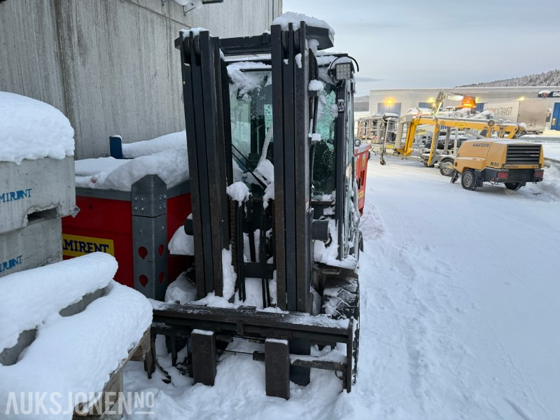 Nissan 30D dieseltruck – 2006-modell – 8 885 timer - Погрузочно-разгрузочная техника: фото 2 Nissan 30D dieseltruck – 2006-modell – 8 885 timer - Погрузочно-разгрузочная техника: фото 2