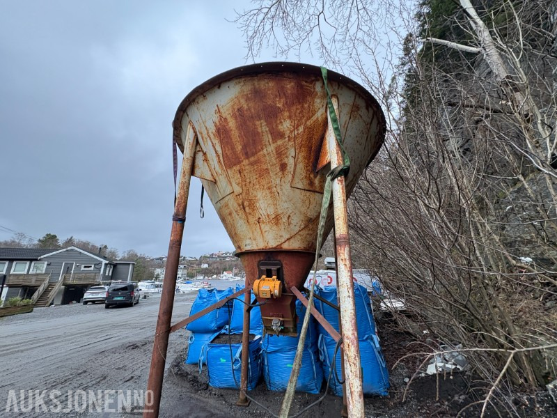 Silotrakt med vibrasjonsmotor - Строительное оборудование: фото 3 Silotrakt med vibrasjonsmotor - Строительное оборудование: фото 3