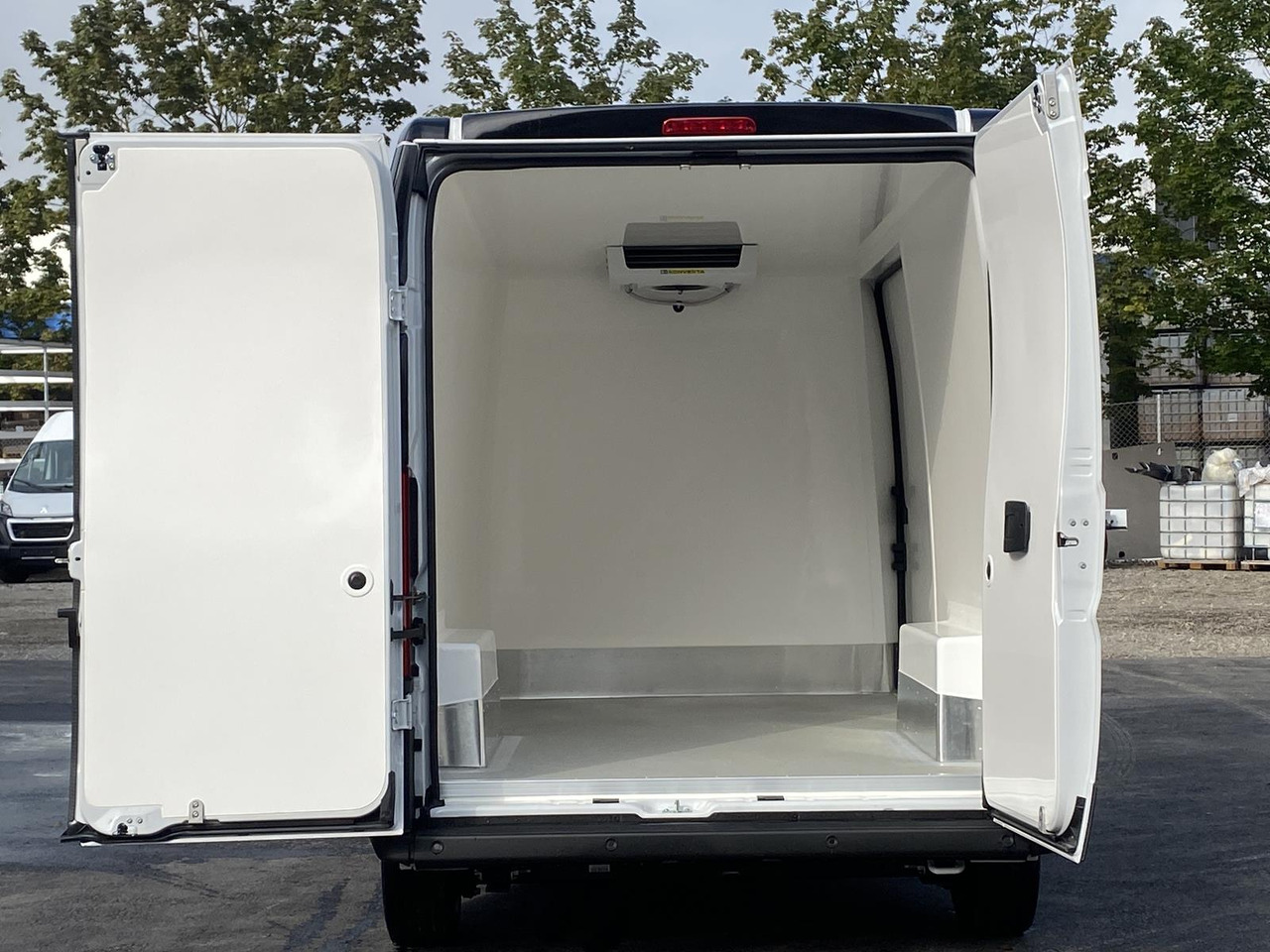 CITROEN ALTE VERSION JUMPER L2H2 140PS CONFORT 35+ / TIEFKÜHLFAHRZEUG -20C KONVEKTA ODER THERMOKING - Фургон-рефрижератор: фото 4 CITROEN ALTE VERSION JUMPER L2H2 140PS CONFORT 35+ / TIEFKÜHLFAHRZEUG -20C KONVEKTA ODER THERMOKING - Фургон-рефрижератор: фото 4