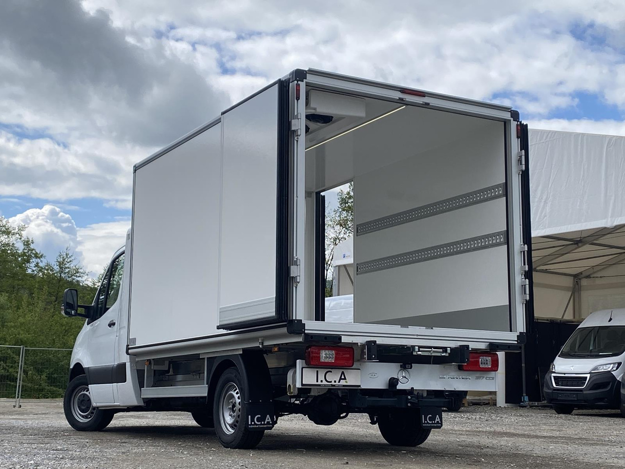 MERCEDES BENZ SPRINTER 317 CDI | DOPPELREGIME TIEFKÜHLKOFFER + BACKSLEEPER - Фургон-рефрижератор: фото 2 MERCEDES BENZ SPRINTER 317 CDI | DOPPELREGIME TIEFKÜHLKOFFER + BACKSLEEPER - Фургон-рефрижератор: фото 2