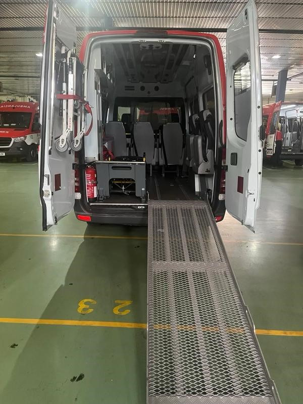 MERCEDES BENZ AMBULANCE FOR DYSABLED PEOPLE Sprinter 313 CDI(15 units) - Машина скорой помощи: фото 4 MERCEDES BENZ AMBULANCE FOR DYSABLED PEOPLE Sprinter 313 CDI(15 units) - Машина скорой помощи: фото 4