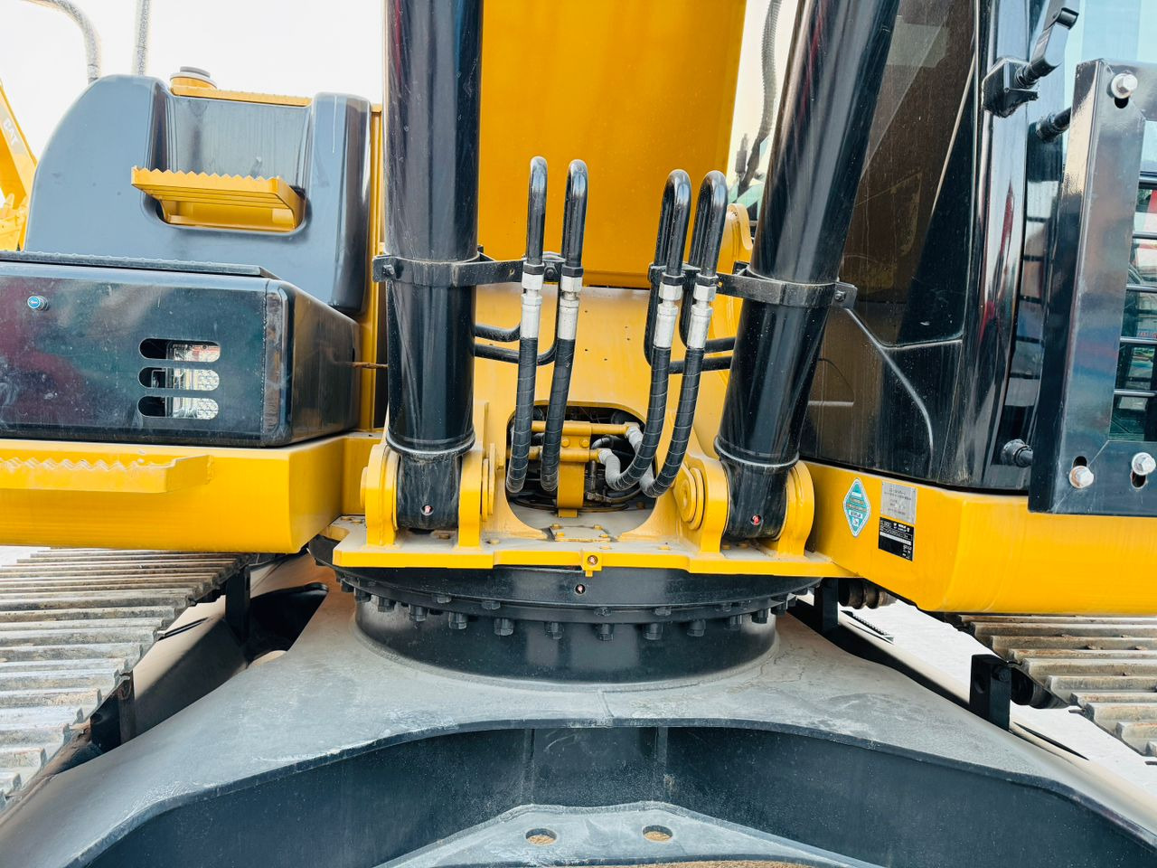 Гусеничный экскаватор Caterpillar 325D CAT 325D2 329D 330D 330D2 25 Ton Used Excavator for Sale: фото 8