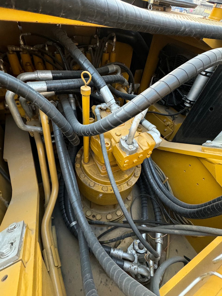 Гусеничный экскаватор Caterpillar 325D CAT 325D2 329D 330D 330D2 25 Ton Used Excavator for Sale: фото 10