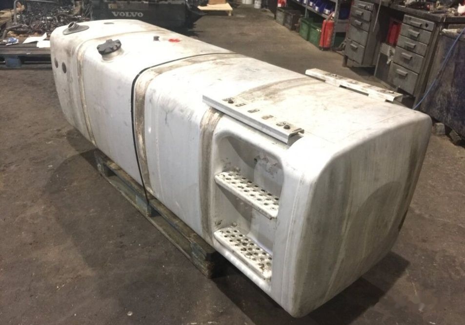 MAN TGX - Tga - Топливный бак для Грузовиков: фото 1 MAN TGX - Tga - Топливный бак для Грузовиков: фото 1