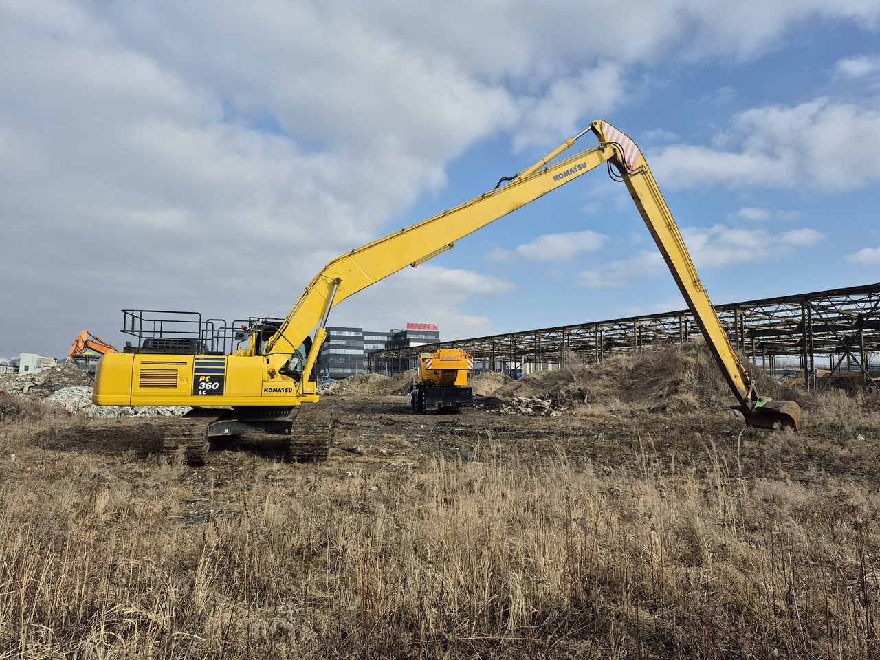 KOMATSU PC360LC 10 - Гусеничный экскаватор: фото 2 KOMATSU PC360LC 10 - Гусеничный экскаватор: фото 2