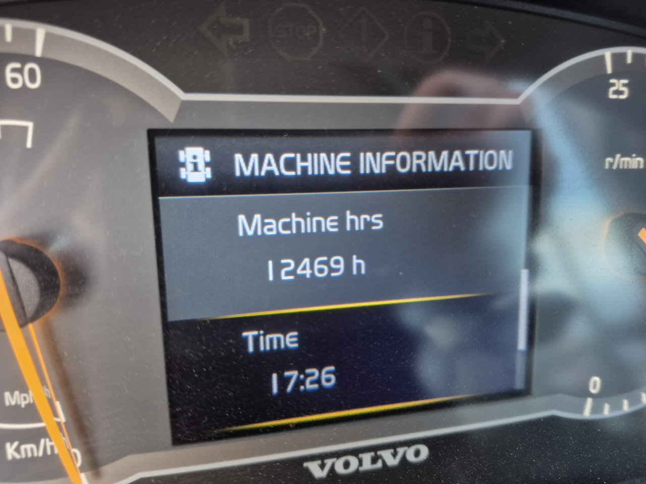 Колёсный погрузчик VOLVO L180H: фото 15