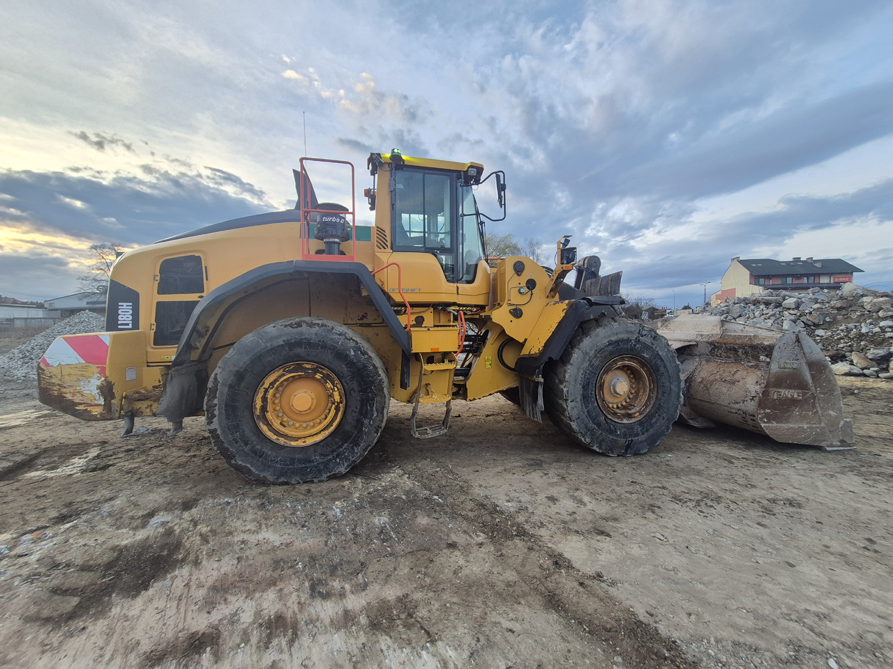 Колёсный погрузчик VOLVO L180H: фото 7