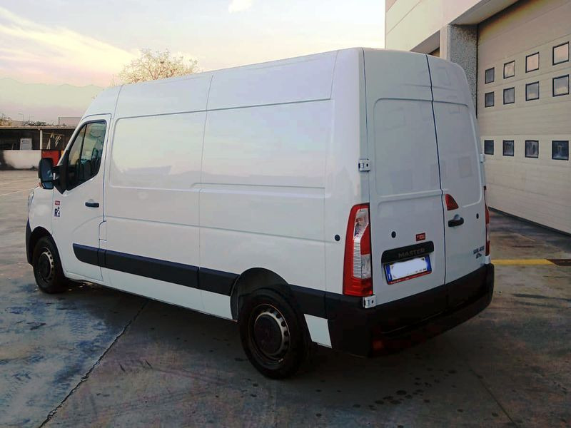 Renault Master Furgone red edition 2021 - Цельнометаллический фургон: фото 3 Renault Master Furgone red edition 2021 - Цельнометаллический фургон: фото 3