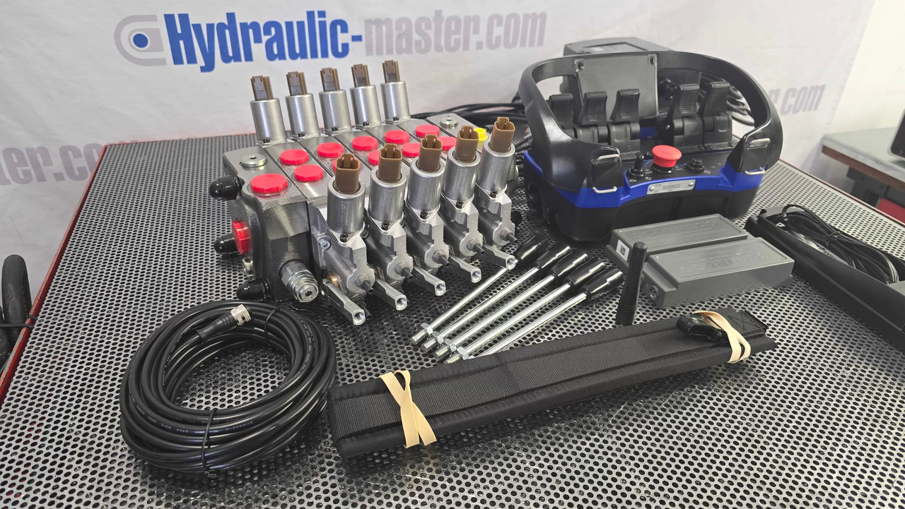 Container Side Lifter Sidelifter 5 sections valve with Radio Remote Scanreco - Мусоровоз: фото 4 Container Side Lifter Sidelifter 5 sections valve with Radio Remote Scanreco - Мусоровоз: фото 4