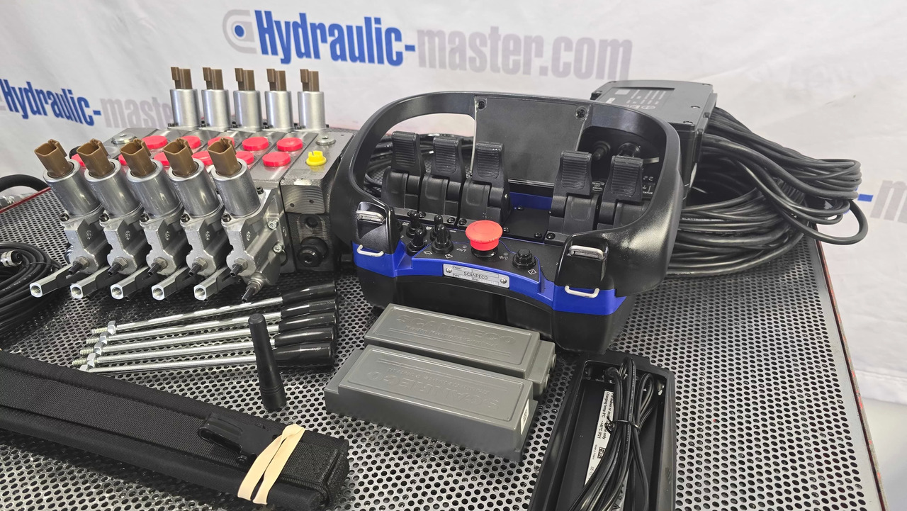 Container Side Lifter Sidelifter 5 sections valve with Radio Remote Scanreco - Мусоровоз: фото 3 Container Side Lifter Sidelifter 5 sections valve with Radio Remote Scanreco - Мусоровоз: фото 3