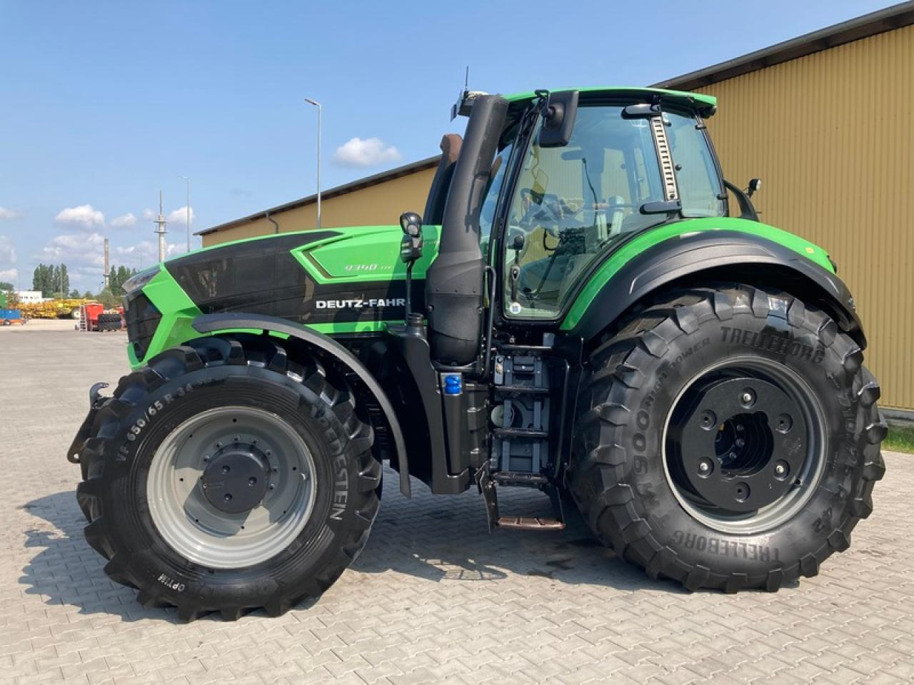 Deutz-Fahr 9340 TTV - Трактор: фото 2 Deutz-Fahr 9340 TTV - Трактор: фото 2