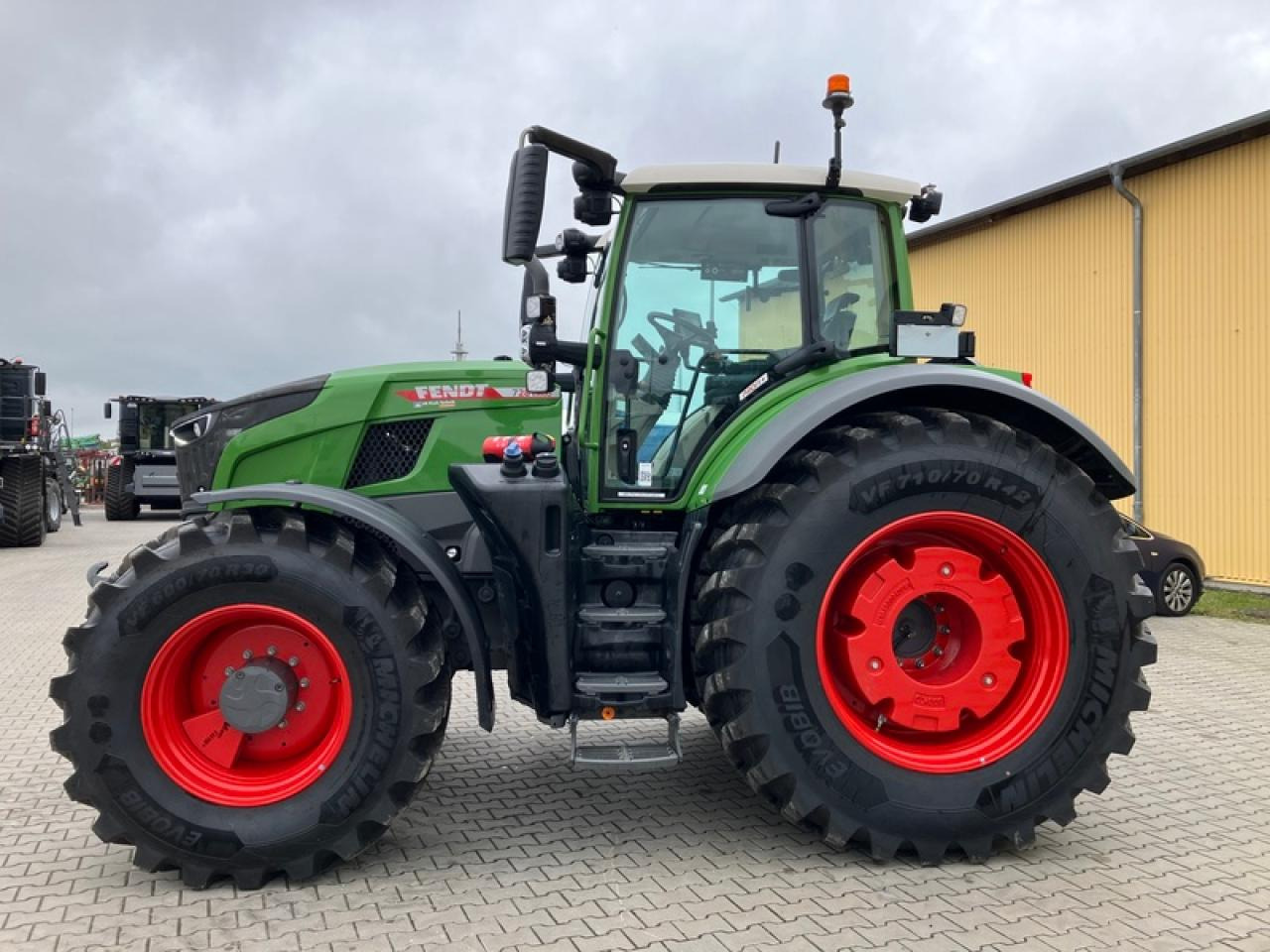 Fendt VARIO 728 GEN 7 PROFI+ RTK - Трактор: фото 2 Fendt VARIO 728 GEN 7 PROFI+ RTK - Трактор: фото 2