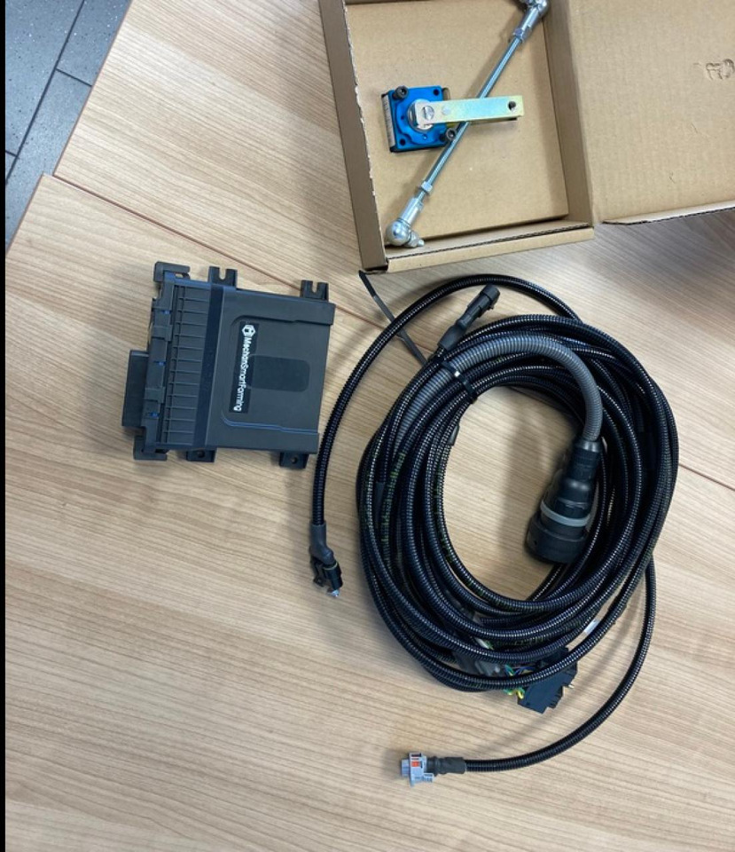 PFLUGSTEUERUNG FÜR FENDT - Навесное оборудование: фото 1 PFLUGSTEUERUNG FÜR FENDT - Навесное оборудование: фото 1