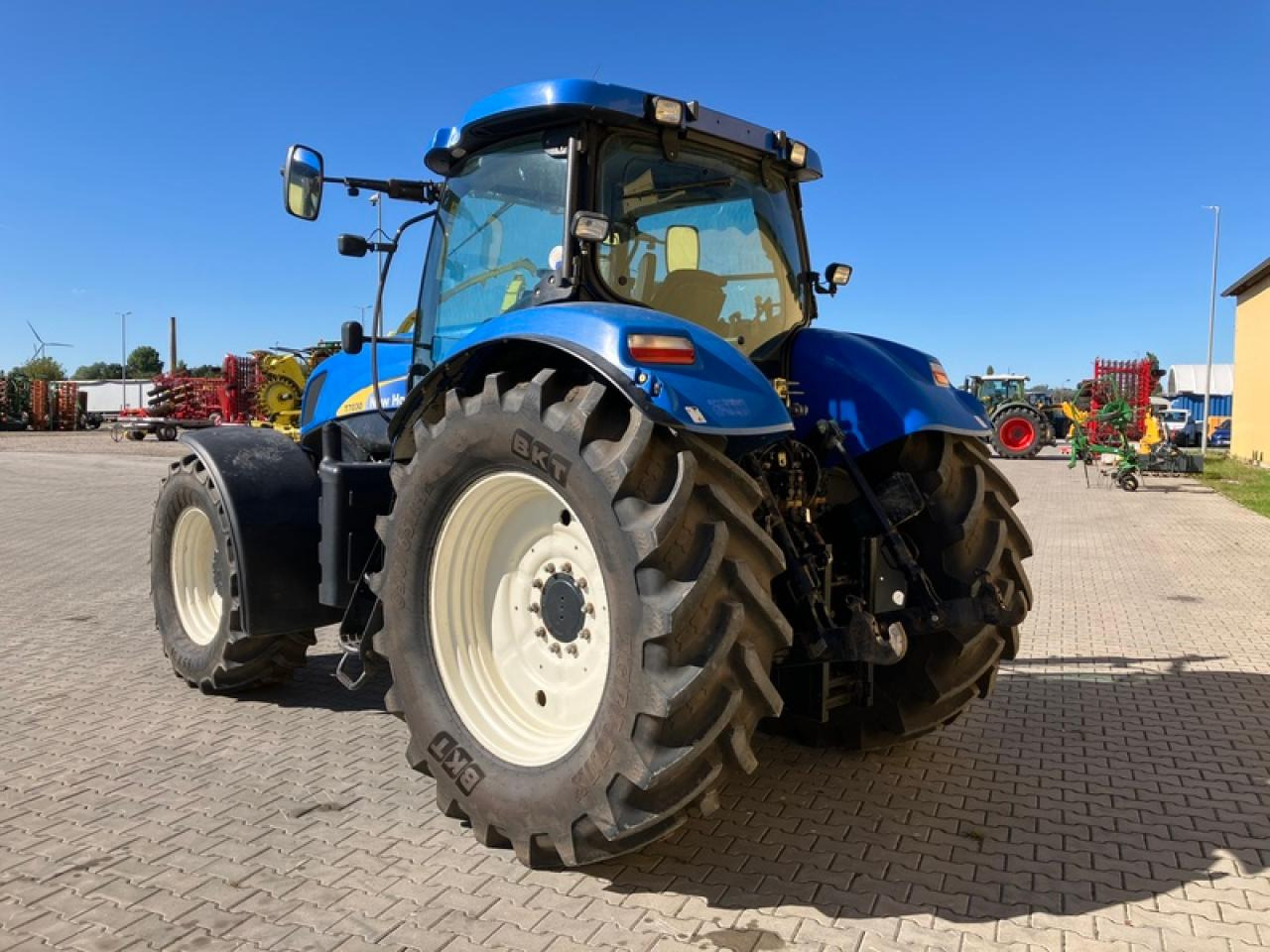 New Holland T7030 // GPS STARFIRE 6000 - Трактор: фото 2 New Holland T7030 // GPS STARFIRE 6000 - Трактор: фото 2