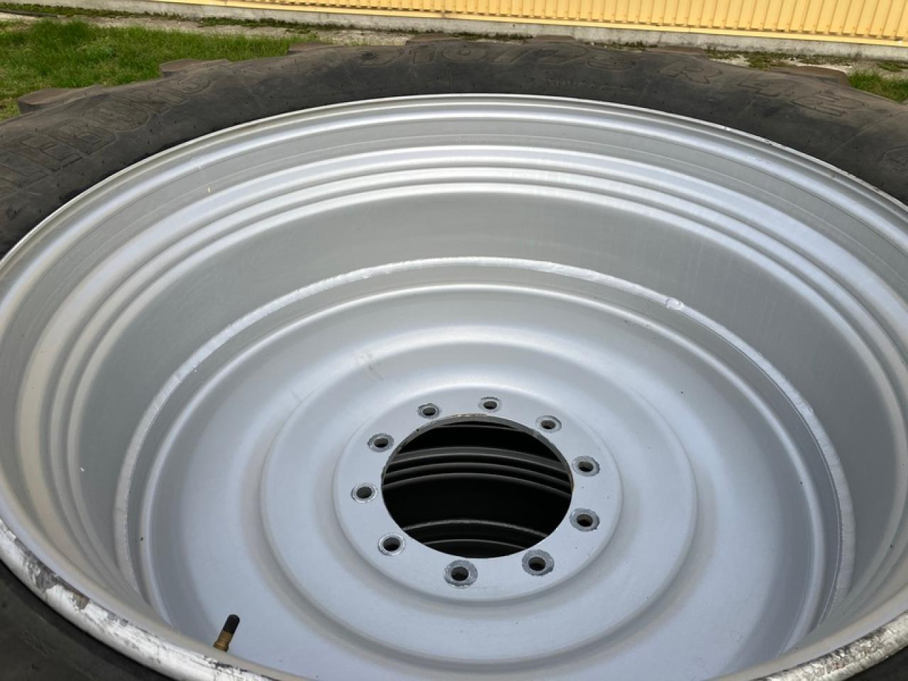 Trelleborg 710/75R42 TM900 - Шина: фото 3 Trelleborg 710/75R42 TM900 - Шина: фото 3