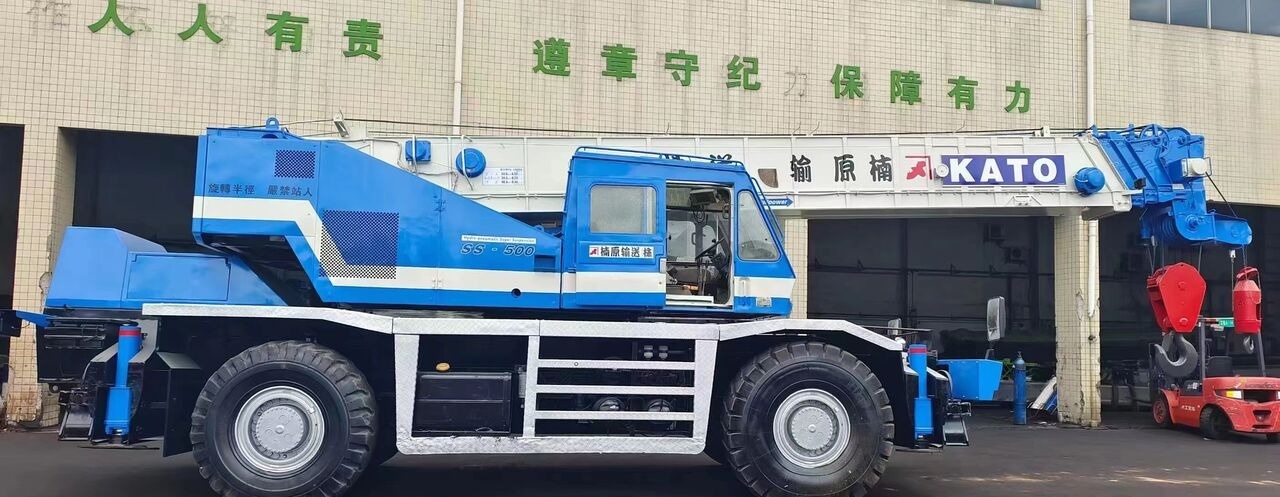 Kato KR-450-v 45ton - Мобильный кран: фото 1 Kato KR-450-v 45ton - Мобильный кран: фото 1