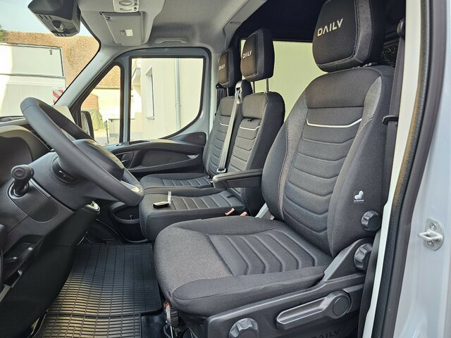 IVECO Daily 35S18HA8V DOKA Hi-Matic 12m³ 2xSchiebetür... - Цельнометаллический фургон, Грузопассажирский фургон: фото 3 IVECO Daily 35S18HA8V DOKA Hi-Matic 12m³ 2xSchiebetür... - Цельнометаллический фургон, Грузопассажирский фургон: фото 3