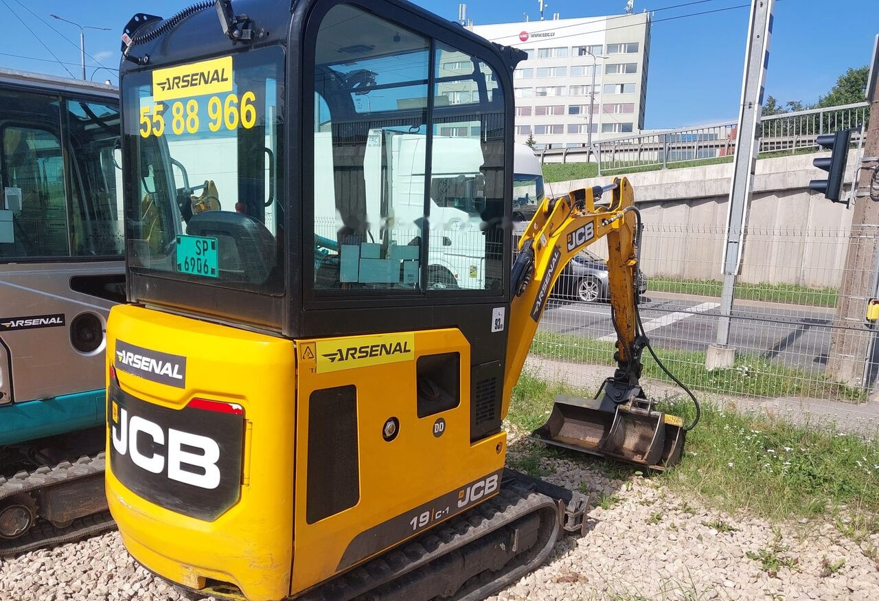 JCB 19 C! - Мини-экскаватор: фото 1 JCB 19 C! - Мини-экскаватор: фото 1