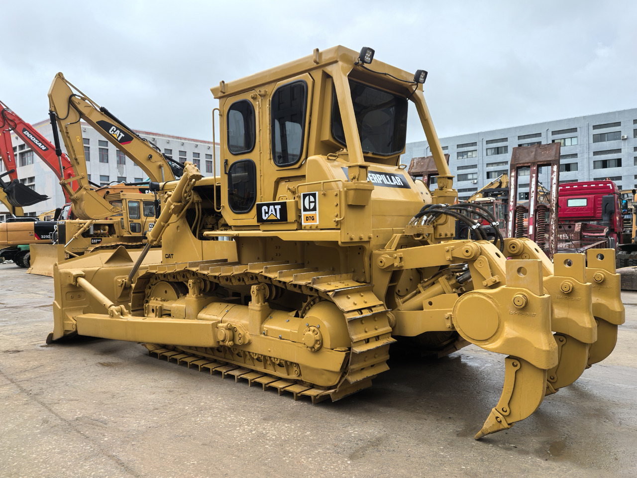 CAT D7G Bulldozer - Бульдозер: фото 1 CAT D7G Bulldozer - Бульдозер: фото 1