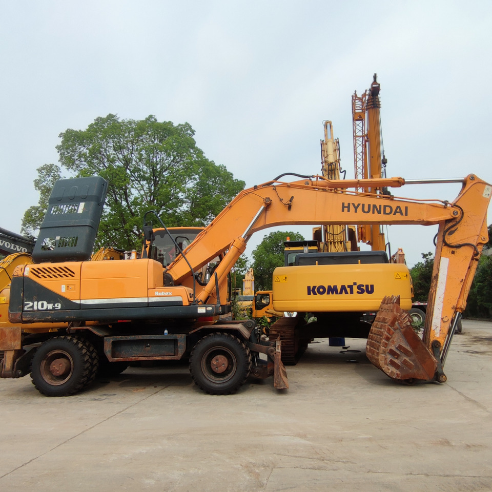 Hyundai 210w-9 wheel excavator - Колёсный экскаватор: фото 1 Hyundai 210w-9 wheel excavator - Колёсный экскаватор: фото 1